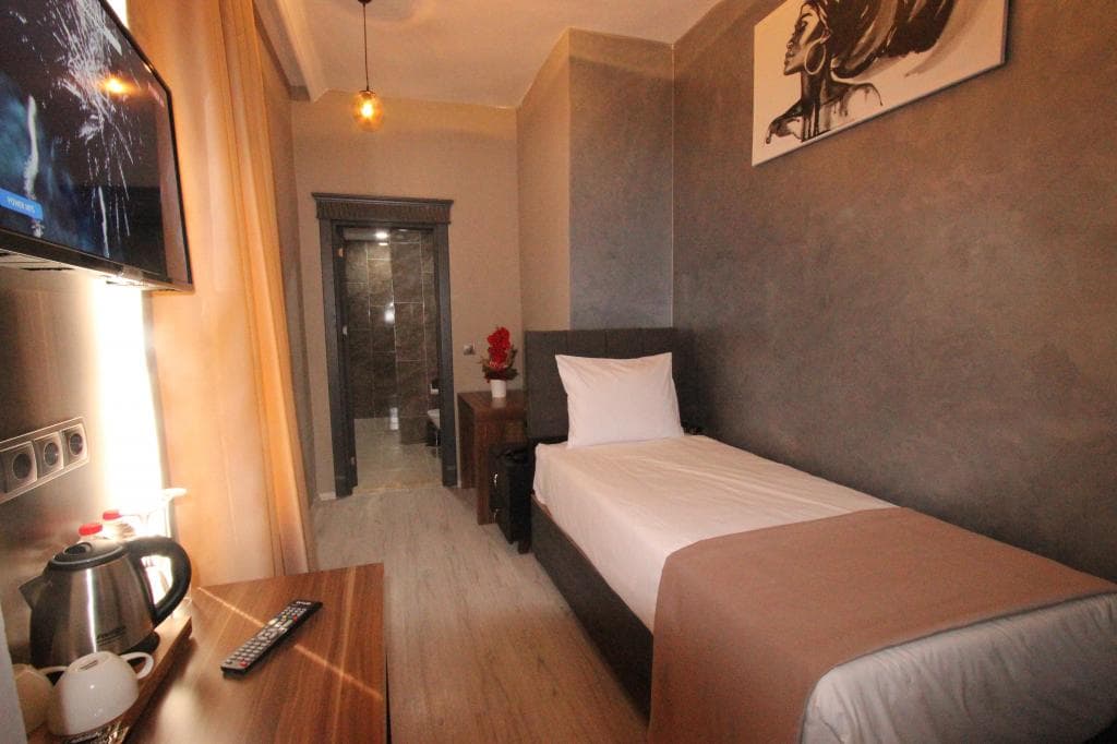 Monezza Hotel -9
