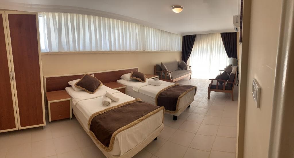 Hare Hotel-1