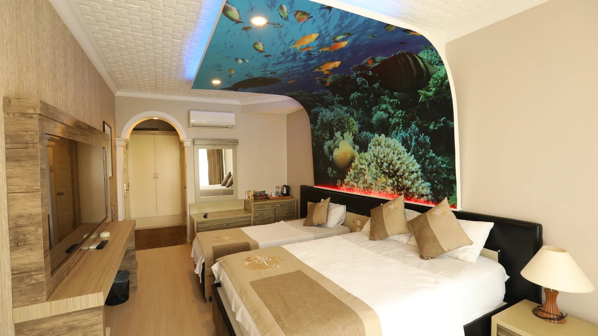 Ünlüselek Hotel-1