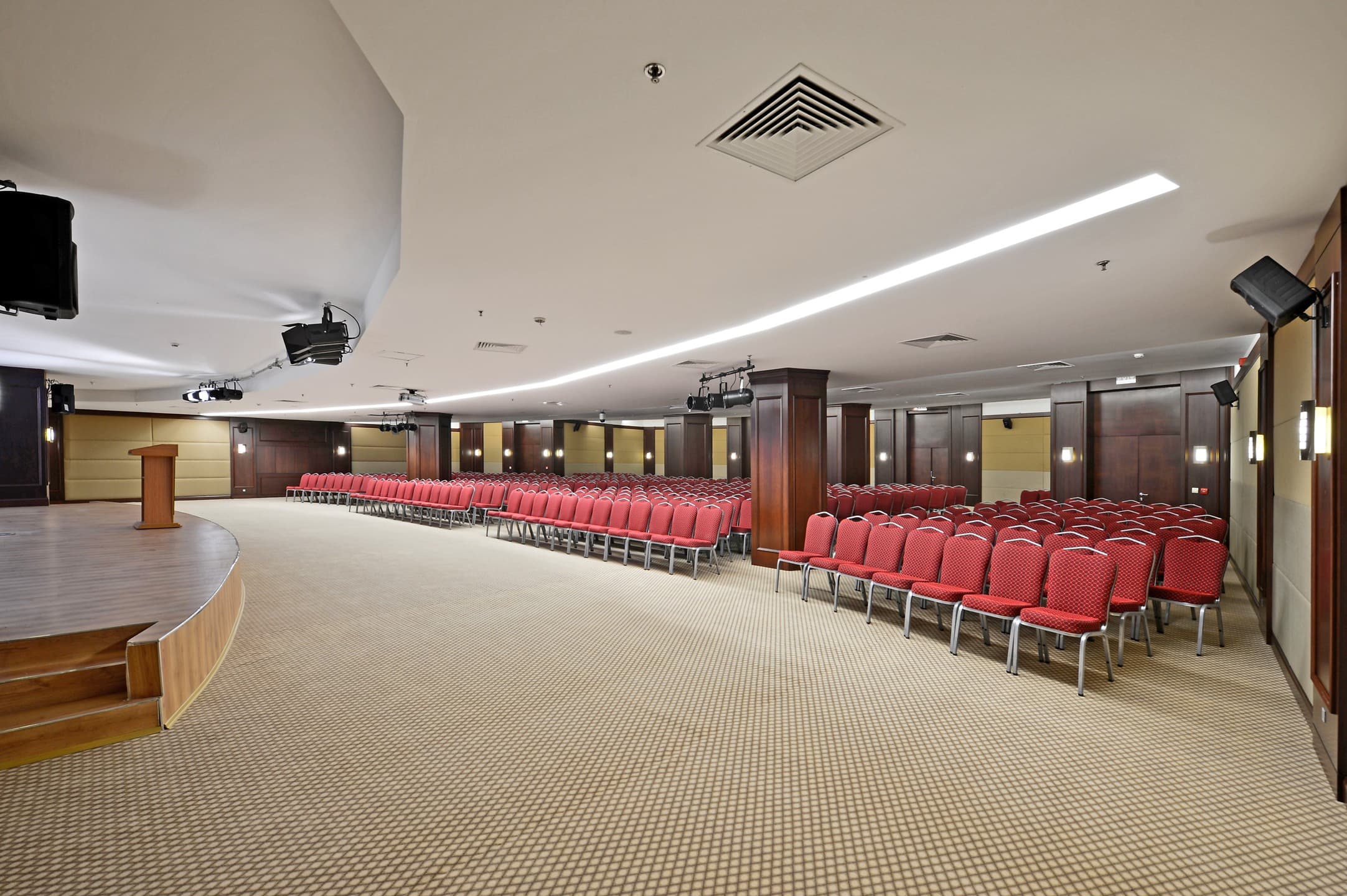 Karinna Hotel Convention & Spa-2