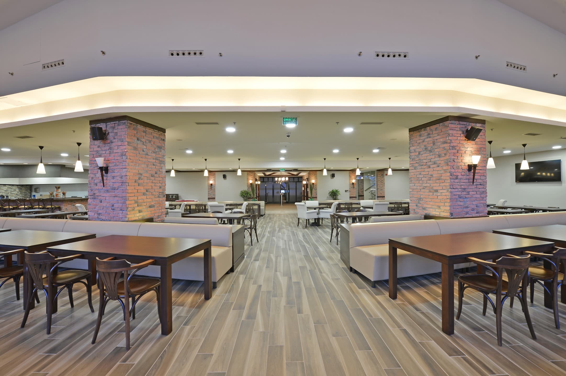 Karinna Hotel Convention & Spa-23